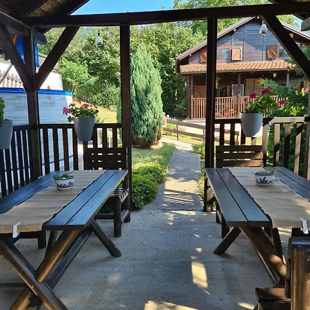 Kosmajski Vajati Petra Дом отдыха Nemenikuce